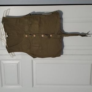 Green sleeveless too